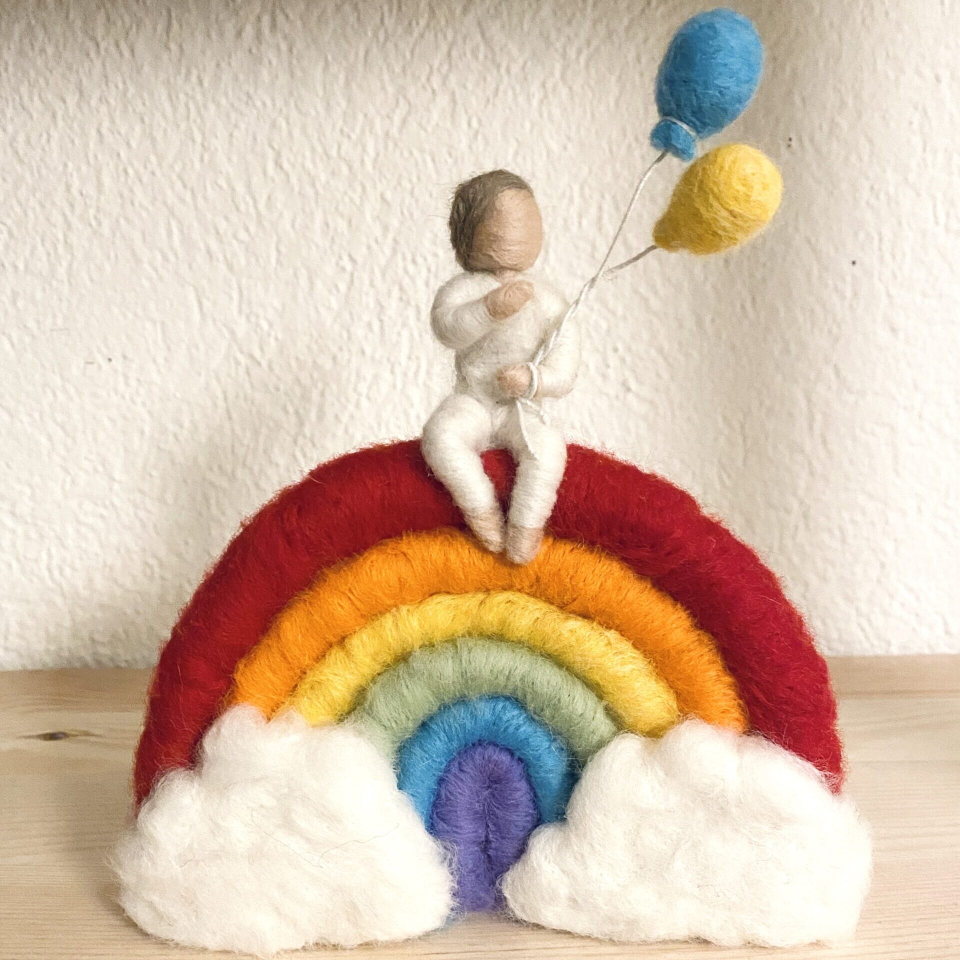 Sternenkind auf Regenbogen personalisiert